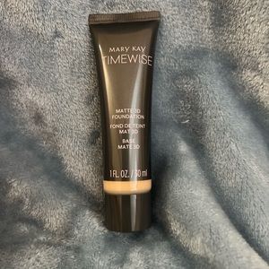 Mary Kay | Makeup | Mary Kay Timewise Mattewear Liquid Foundation ...